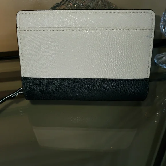 Kate Spade wallet - Picture 5 of 10